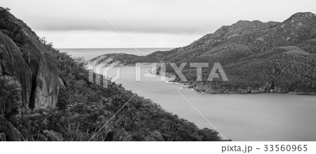 Wineglass Bay beach in Freycinet National Park. 33560965