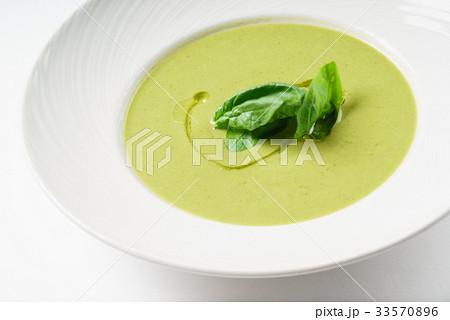 green cream soup green cream soup 33570896