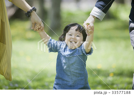 お母さん　お父さん　子ども 33577188