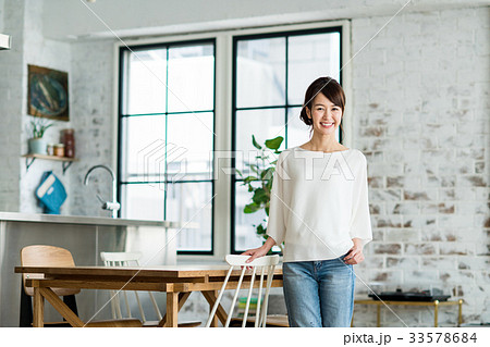 若い女性 33578684