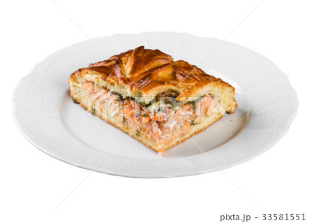 Piece of fish pie isolated on white background 33581551