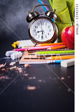Concept Back To School Clock Chalk Pencil Apple Concept Back To School Clock Chalk Pencil Apple 33582333