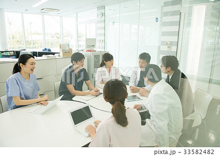 医療ビジネス ミーティング イメージ 医療ビジネス ミーティング イメージ 33582482
