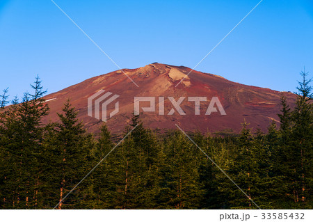 赤富士、富士山、朝焼け 赤富士、富士山、朝焼け 33585432