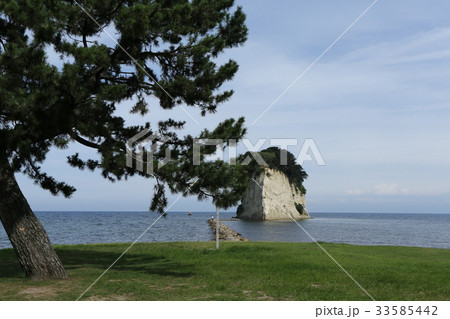 能登半島　見附島 33585442