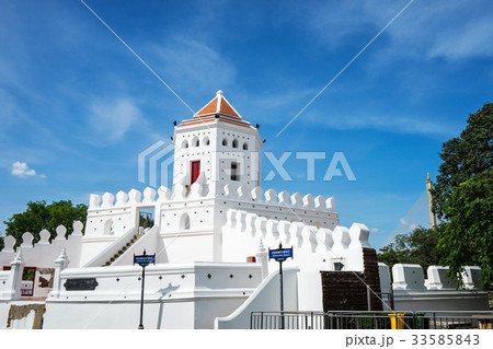 Phra Sumen Fort in the park, Bangkok - Thailand Phra Sumen Fort in the park, Bangkok - Thailand 33585843