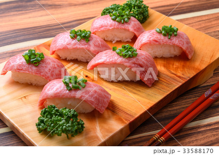 和牛握り寿司 33588170