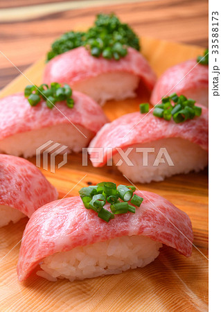 和牛握り寿司 33588173