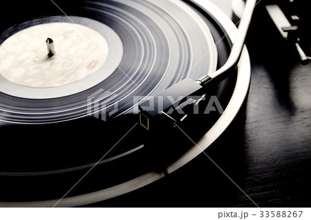 レコードとレコードプレーヤー 33588267