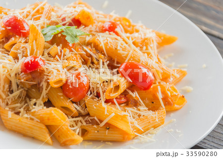 Penne pasta Penne pasta 33590280