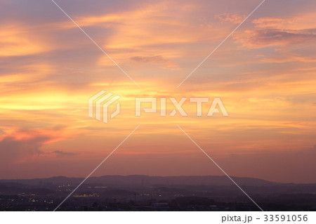 夏霞の夕焼け4(光線) 夏霞の夕焼け4(光線) 33591056
