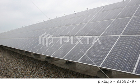 代替エネルギー 集熱板 太陽エネルギー 33592797