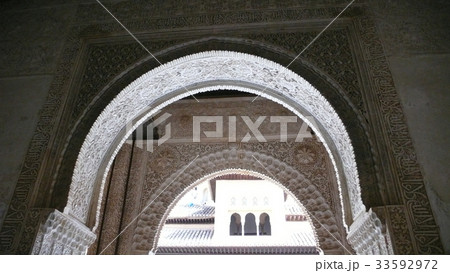 宮殿 グラナダ スペインの 33592972