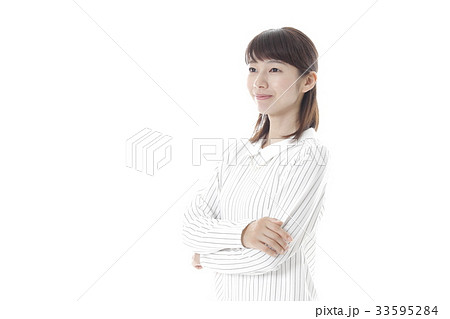 自然な表情の女性 33595284