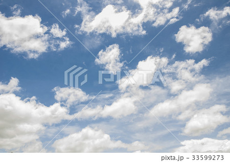 blue sky with cloud 33599273