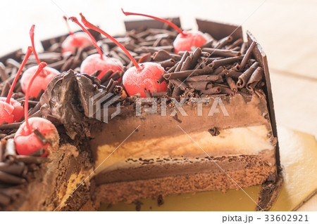 chocolate ice-cream cake chocolate ice-cream cake 33602921