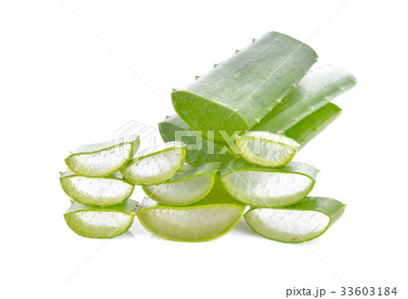 Aloes vera on a white background 33603184