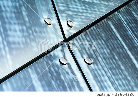 Spider facade fixing system close-up 33604336