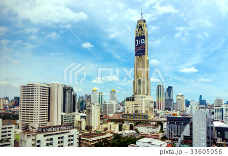 Baiyoke tower with surroundings buildings Baiyoke tower with surroundings buildings 33605056