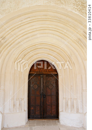Background of ancient entrance to the castle 33610414