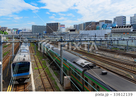 上野駅前の高架上より行き来する列車を望む 上野駅前の高架上より行き来する列車を望む 33612139