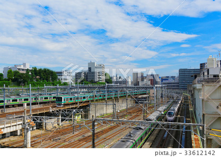 特急スーパーひたちと行き来する列車 33612142