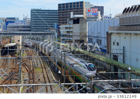 特急スーパーひたちと行き来する列車 33612149