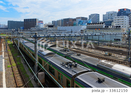 上野駅前の高架上より行き来する列車を望む 33612150