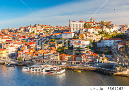 Old town and Douro river in Porto, Portugal. Old town and Douro river in Porto, Portugal. 33612624