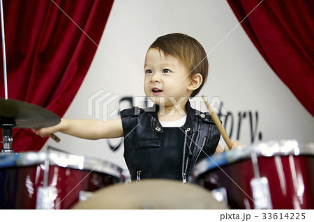 可愛 楽器 子供 33614225