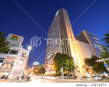 名古屋・伏見・都市風景　広小路通　広小路中ノ町交差点　ヒルトン名古屋ホテル　夜景 33616974