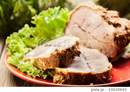 Slices of roasted shoulder Slices of roasted shoulder 33620683