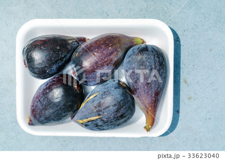 fresh figs 33623040