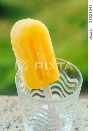 homemade ice cream 33623042
