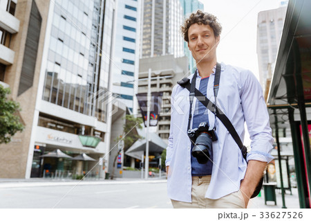 Male tourist in city 33627526