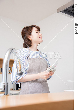 キッチン 女性 キッチン 女性 33632534