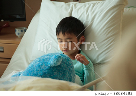 子供　入院 33634292