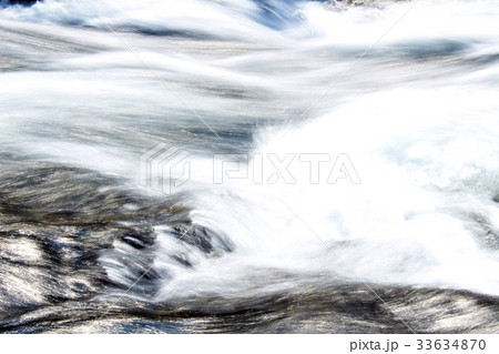 白く柔らかな川の流れ 33634870