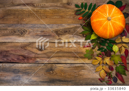 Happy Thanksgiving greeting with fall leaves Happy Thanksgiving greeting with fall leaves 33635840