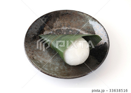 笹餅 笹団子 草餅 日本の和菓子 白背景 笹餅 笹団子 草餅 日本の和菓子 白背景 33638516