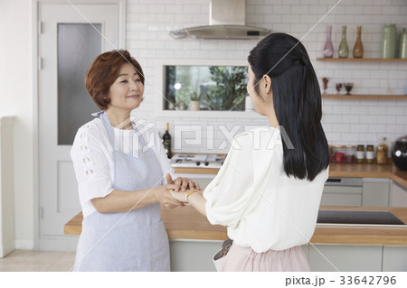 大人 成人 ママ 33642796