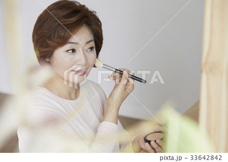 頬 ほお 女性 33642842