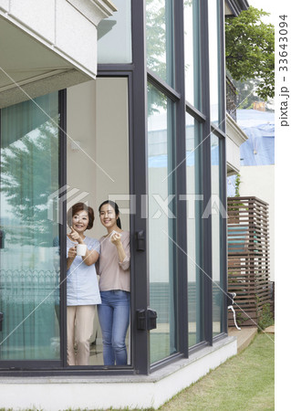 感情 眺める 外を見る 33643094