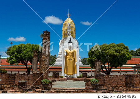 Buddha statue at Wat Phra Si Rattana Mahathat 33644995