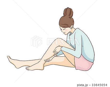 足をマッサージする女性のイラスト素材
