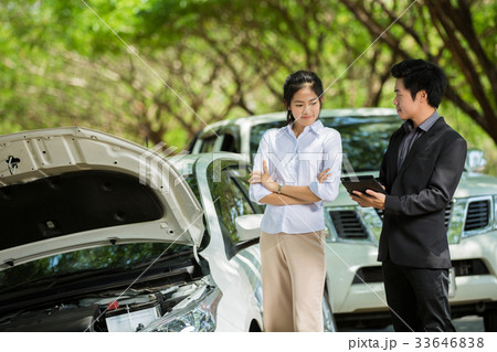 Insurance to discuss the accident  33646838