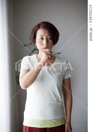 扁桃痛 のどの痛み 風邪 ミドル 扁桃痛 のどの痛み 風邪 ミドル 33650215