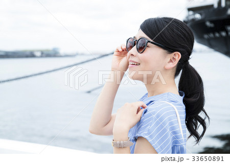 女性　旅行　横浜　ショートトリップ　散策　散歩　一人旅 33650891
