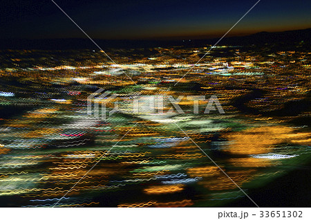 夕暮れ時の光跡 夕暮れ時の光跡 33651302