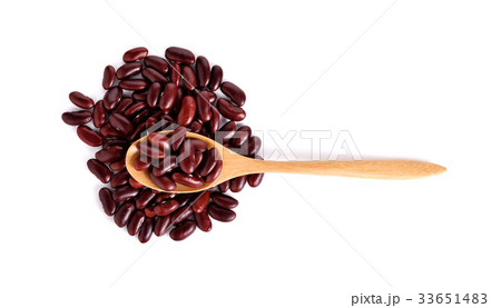 red beans on white background 33651483